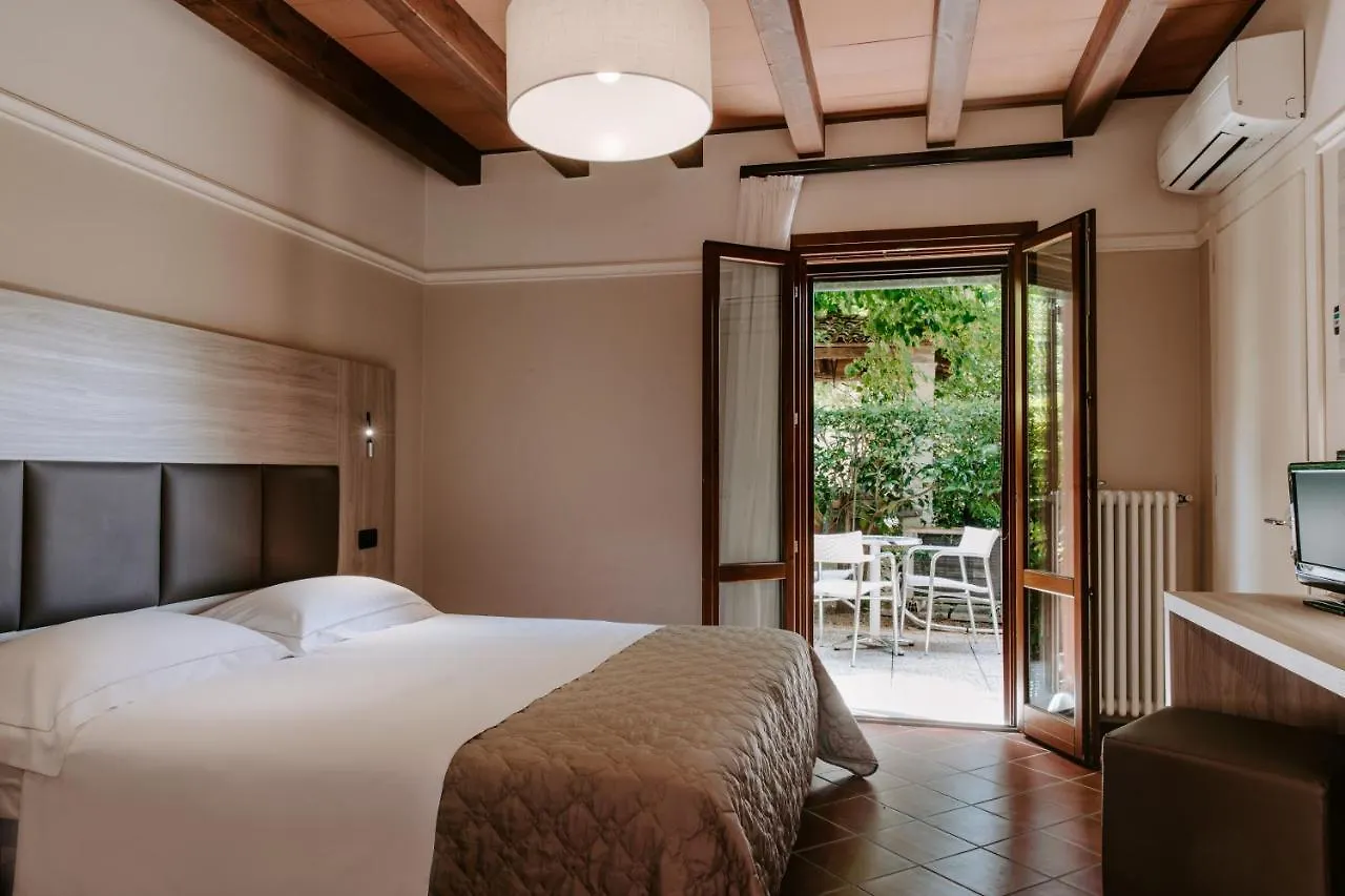 Country House Santa Maria Maddalena Budrio  Italy