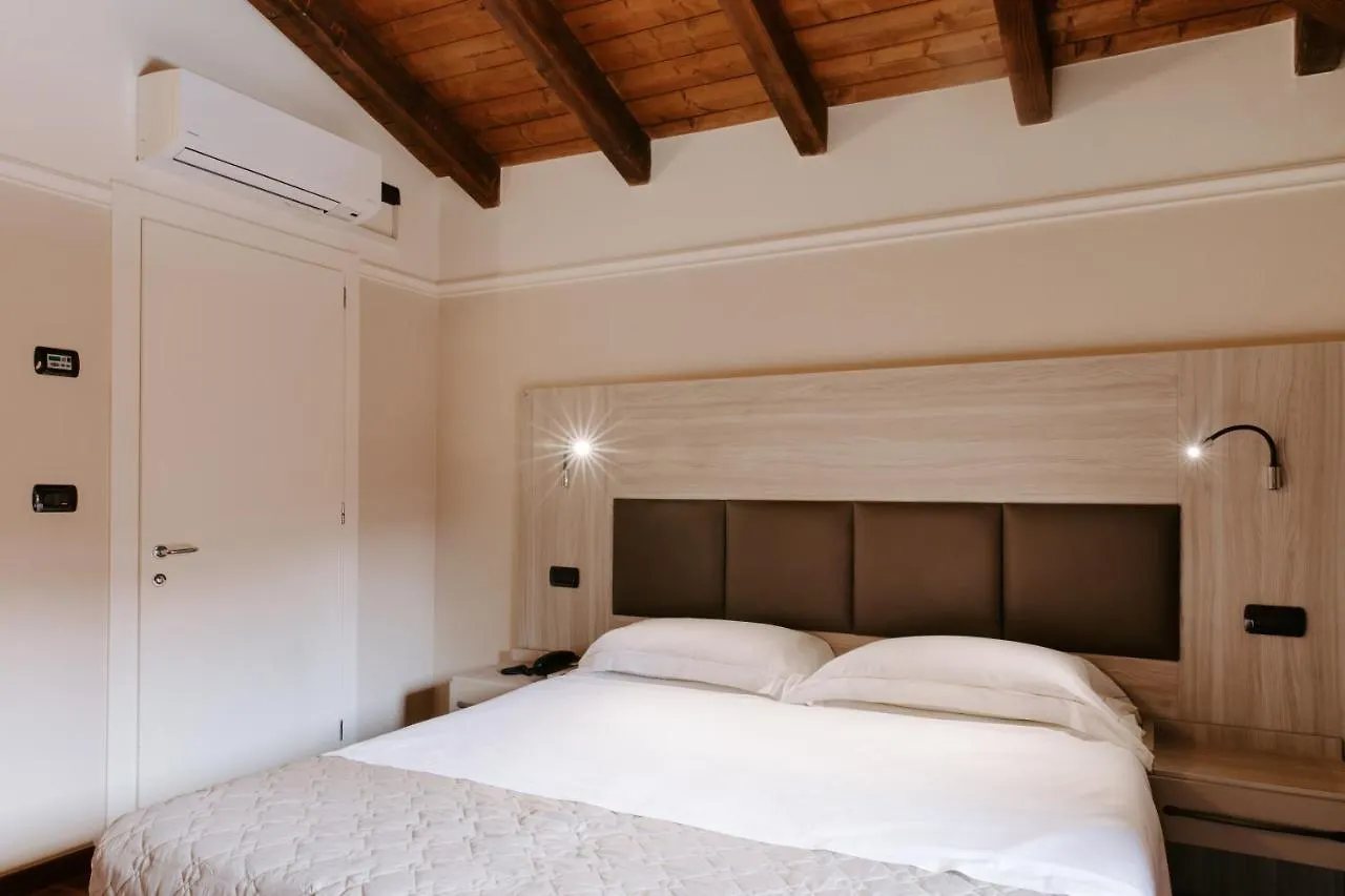 Country House Santa Maria Maddalena Budrio  Italy